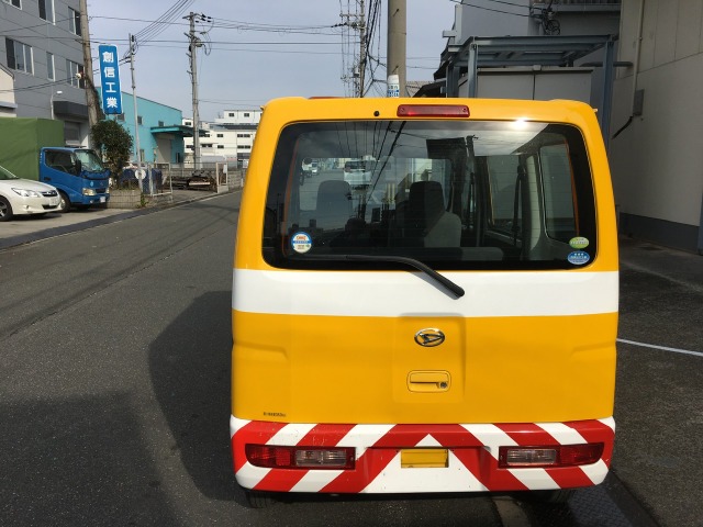 中古車 ダイハツ ハイゼットカーゴ 公団 道路作業車 警備 パトロールに の中古車詳細 600km イエロー 大阪府 42万円 中古車情報 中古車検索なら 車選びドットコム 車選び Com