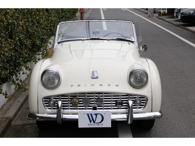 中古車情報 トライアンフ その他 トライアンフ 修復歴無し の中古車詳細 走行距離 不明 カラー ホワイト 販売地域 東京都目黒区 中古車 を探すなら Carme カーミー 中古車