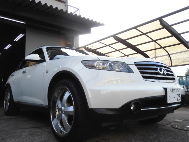 中古車 インフィニティ Fx35 逆輸入車 社外アルミ22インチ の中古車詳細 74 500km パールホワイト 神奈川県 105万円 中古車情報 中古車検索なら 車選びドットコム 車選び Com