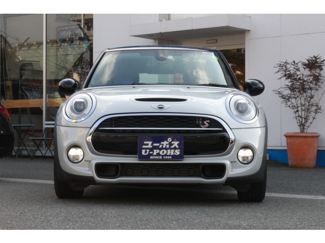 中古車 Bmw ミニ クーパー S メーカーナビ インテリジェントセーフティ の中古車詳細 39 247km グレー 福岡県 230万円 中古車情報 中古車検索なら 車選びドットコム 車選び Com