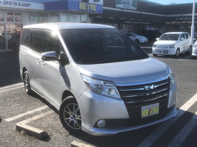 中古車 トヨタ ノア 1 8 ハイブリッド G ドラレコ ワンセグ バックカメラ の中古車詳細 37 863km シルバー 千葉県 198 9万円 中古車情報 中古車検索なら 車選びドットコム 車選び Com