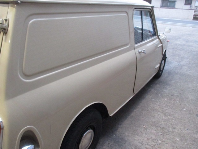 中古車 モーリス Mini バン 現在店頭商談中 の中古車詳細 Km Br 不明 アイボリー 大阪府 価格応談 中古車情報 中古車検索なら 車選びドットコム 車選び Com