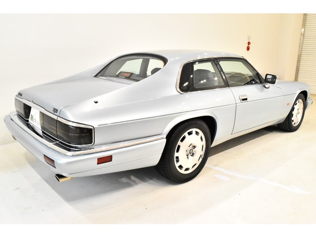 中古車情報 ジャガー Xj Sクーペ Xj S4 0 リミテッド 修復歴無し の中古車詳細 走行距離 2 4万km カラー アイスブルーシルバー 販売地域 東京都練馬区 中古車を探すなら Carme カーミー 中古車 中古車情報 ジャガー Xj Sクーペ Xj S4 0 リミテッド 修復歴無し の中古車詳細 走行距離 2 4万km カラー アイスブルーシルバー 販売地域 東京都練馬区 中古車を探すなら Carme カーミー 中古車