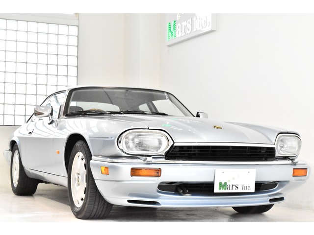 中古車情報 ジャガー Xj Sクーペ Xj S4 0 リミテッド 修復歴無し の中古車詳細 走行距離 2 4万km カラー アイスブルーシルバー 販売地域 東京都練馬区 中古車を探すなら Carme カーミー 中古車