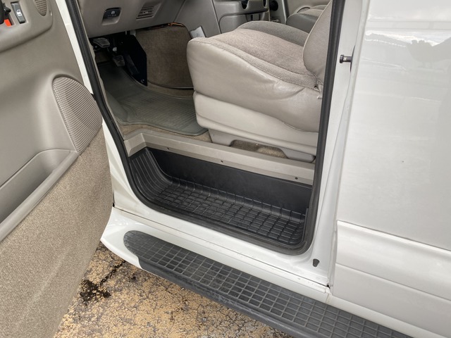 中古車 シボレー アストロ Ls ヤナセd車 サイドステップ 8人乗り の中古車詳細 86 500km ホワイト 愛知県 122万円 中古 車情報 中古車検索なら 車選びドットコム 車選び Com