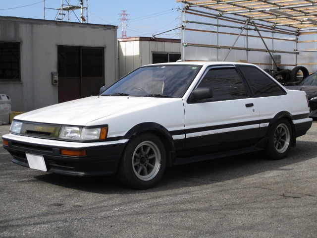 中古車 トヨタ カローラレビン 1 6 Gtアペックス の中古車詳細 ホワイト2 千葉県 210万円 中古車情報 中古 車検索なら 車選びドットコム 車選び Com