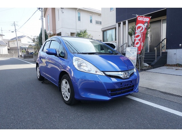 中古車 ホンダ フィットハイブリッド 1 3 の中古車詳細 66 541km ブルー 福岡県 32万円 中古車情報 中古車検索なら 車 選びドットコム 車選び Com