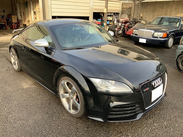 中古車 アウディ Tt Rsクーペ 左ハンドル 6速マニュアル の中古車詳細 87 000km ブラック 神奈川県 352万円 中古車 情報 中古車検索なら 車選びドットコム 車選び Com