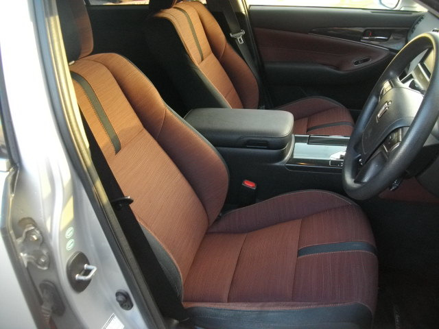 中古車 トヨタ クラウンアスリート 2 5 I Four 4wd の中古車詳細 63 000km シルバー 北海道 195万円 中古車 情報 中古車検索なら 車選びドットコム 車選び Com