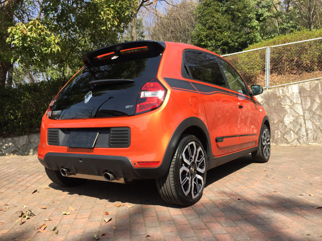 中古車 ルノー トゥインゴ Gt 5速mt メモリーナビ 禁煙 の中古車詳細 8 000km オランジュブレイズメタリック 神奈川県 228万円 中古車情報 中古車検索なら 車選びドットコム 車選び Com