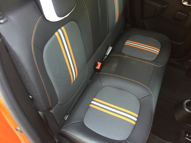 中古車 ルノー トゥインゴ Gt 5速mt メモリーナビ 禁煙 の中古車詳細 8 000km オランジュブレイズメタリック 神奈川県 228万円 中古車情報 中古車検索なら 車選びドットコム 車選び Com