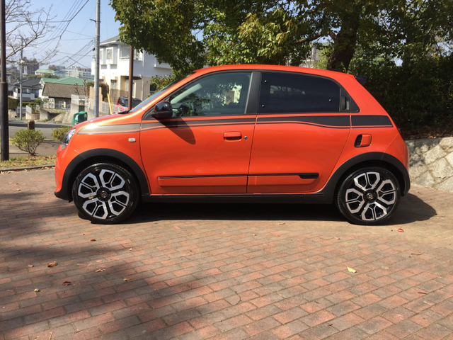 中古車 ルノー トゥインゴ Gt 5速mt メモリーナビ 禁煙 の中古車詳細 8 000km オランジュブレイズメタリック 神奈川県 228万円 中古車情報 中古車検索なら 車選びドットコム 車選び Com