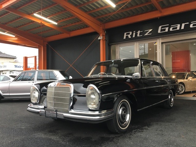 中古車 メルセデス ベンツ 250sl W108型セダン 正規ディーラー車両 4速at の中古車詳細 53 000km 黒 千葉県 258万円 中古車情報 中古車検索なら 車選びドットコム 車選び Com