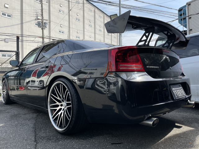 中古車 ダッジ チャージャー Sxt レグザーニ22in ウィング マフラー の中古車詳細 116 500km ブラック 京都府 Sold Out 中古車情報 中古車検索なら 車選びドットコム 車選び Com