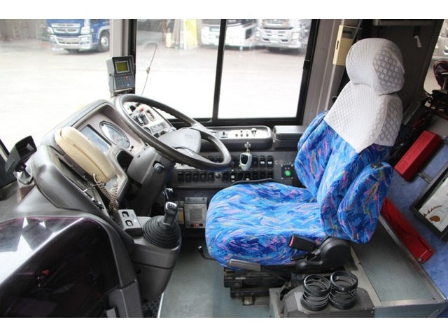 中古車 三菱ふそう エアロキング 60人乗り2階建バス の中古車詳細 ホワイト 岡山県 Sold Out 中古車情報 中古車検索なら 車 選びドットコム 車選び Com