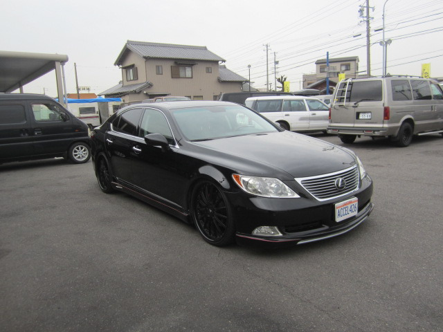 中古車 レクサス Ls460 左ハンドル 黒革 エアロ 車高調 の中古車詳細 ブラック 愛知県 118万円 中古車情報 中古車検索なら 車 選びドットコム 車選び Com