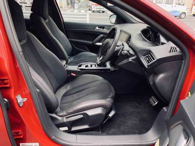 中古車 プジョー 308sw Gt ブルーhdi ディーゼル ワンオーナー ガラスルーフ Denon の中古車詳細 16 810km アルティメットレッド 東京都 228万円 中古車情報 中古車検索なら 車選びドットコム 車選び Com