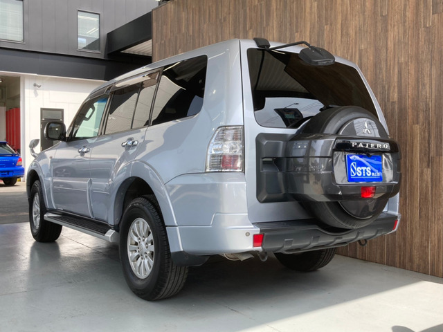 中古車 三菱 パジェロ 3 0 ロング Gr 4wd 社外グリル Ledヘッドライト ドラレコ の中古車詳細 45 250km シルバー 埼玉県 159 8万円 中古車情報 中古車検索なら 車選びドットコム 車選び Com