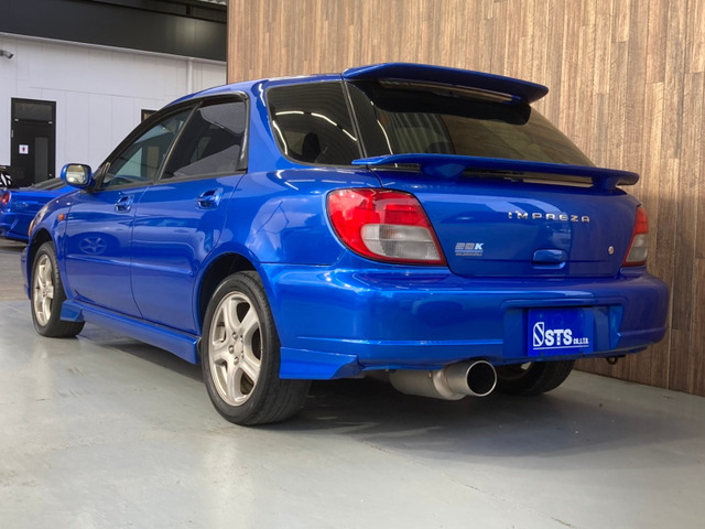 中古車 スバル インプレッサスポーツワゴン 2 0 k 4wd Etc サンルーフ 5速mt の中古車詳細 121 500km ブルー 埼玉県 49 8万円 中古車情報 中古車検索なら 車選びドットコム 車選び Com