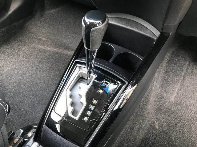 中古車 トヨタ カローラフィールダー 1 5 ハイブリッド G エアロツアラー W B 自社ローン 名古屋 愛知 三重 岐阜 の中古車詳細 137 100km ブラック 三重県 73万円 中古車情報 中古車検索なら 車選びドットコム 車選び Com