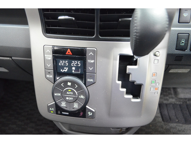 中古車 トヨタ ヴォクシー 2 0 Zs Hddナビ Etc パドルシフト の中古車詳細 62 966km ホワイトパールクリスタルシャイン 大阪府 Sold Out 中古車情報 中古車検索なら 車選びドットコム 車選び Com