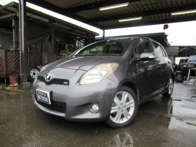 中古車 トヨタ ヴィッツ 1 5 Rs 5速mt の中古車詳細 61 252km グレー 埼玉県 42万円 中古車情報 中古車検索なら 車選びドットコム 車選び Com