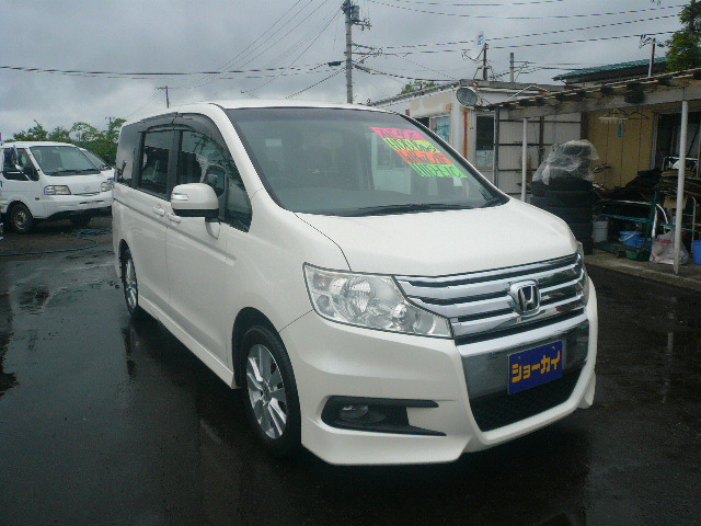 中古車情報 ホンダ ステップワゴン 2 0 スパーダ Z 修復歴無し の中古車詳細 走行距離 12 0万km カラー パールホワイト 販売地域 宮城県 富谷市 中古車を探すなら Carme カーミー 中古車