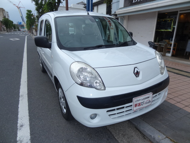中古車 ルノー カングー 1 6 すぐ乗れます 可愛いカングー の中古車詳細 118 9km ホワイト 佐賀県 Sold Out 中古車情報 中古車検索なら 車選びドットコム 車選び Com