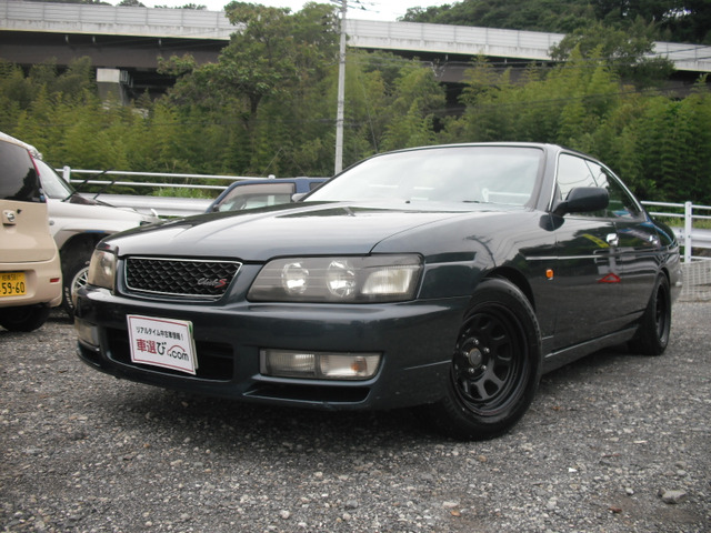 神奈川県で販売のローレル 日産 の中古車 中古車を探すなら Carme カーミー 中古車