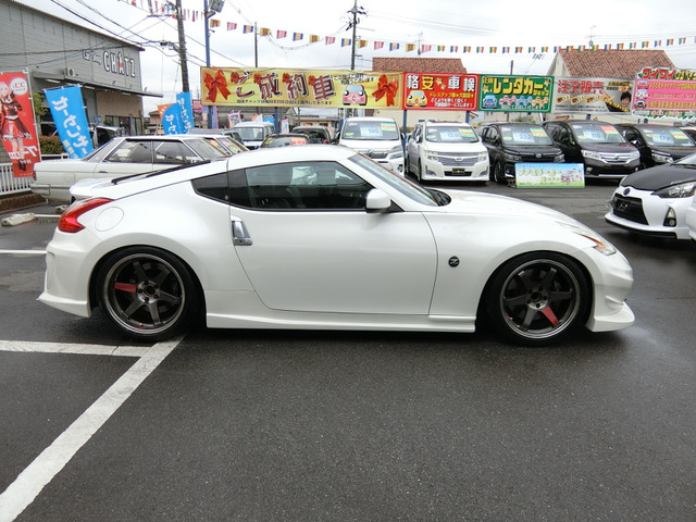 中古車 日産 フェアレディz 3 7 バージョン S 6mt イングスn Specフルエアロ の中古車詳細 117 000km パール 岡山県 229万円 中古車情報 中古車検索なら 車選びドットコム 車選び Com