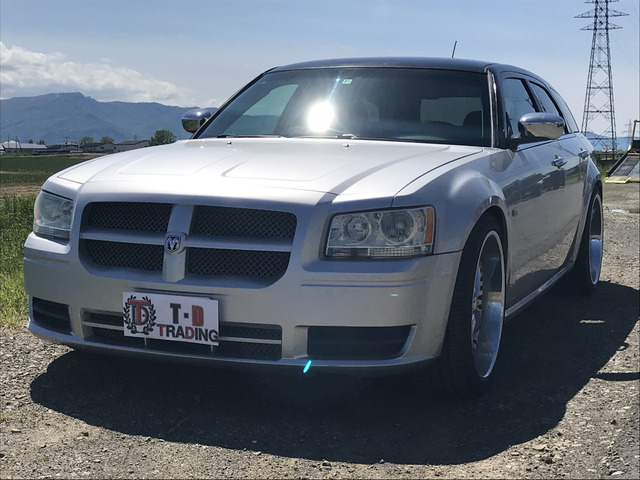 中古車 ダッジ マグナム Se 2 7 V6 夏冬タイヤ 08yモデル 後列モニター の中古車詳細 93 000km シルバー 北海道 68万円 中古車情報 中古車検索なら 車選びドットコム 車選び Com