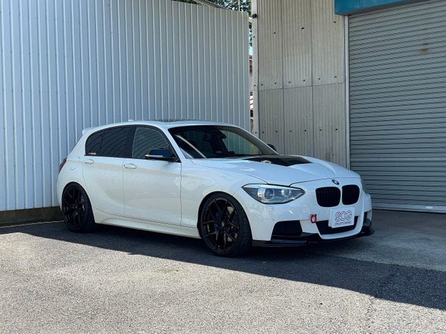 中古車 Bmw M135i カスタムパーツ多数 スペアキー取説 の中古車詳細 51 000km アルピン ホワイトiii 栃木県 276 8万円 中古車情報 中古車検索なら 車選びドットコム 車選び Com