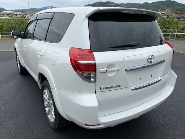 中古車 トヨタ ヴァンガード 2 4 240s Sパッケージ 評価4 5内装b外装b 車検保証付 の中古車詳細 39 000km パール 愛媛県 127 6万円 中古車情報 中古車検索なら 車選びドットコム 車選び Com