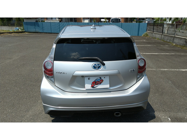 中古車 トヨタ アクア 1 5 S 自社ローン 保証人無 頭金無 の中古車詳細 122 480km シルバー 神奈川県 54 5万円 中古車情報 中古車検索なら 車選びドットコム 車選び Com