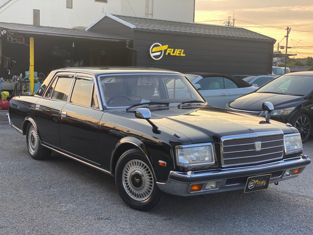 中古車 トヨタ センチュリー 4 0 Eタイプ の中古車詳細 69 100km ブラック 奈良県 169万円 中古車情報 中古車検索なら 車選びドットコム 車選び Com