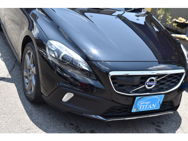 中古車 ボルボ V40クロスカントリー D4 SE ディーゼル ワンオーナー車 ナビ&TV の中古車詳細 (41,000km, ブラックメタリック,  兵庫県, 176万円) | 中古車情報・中古車検索なら【車選びドットコム（車選び.com）】