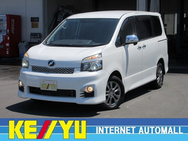 中古車 トヨタ ヴォクシー 2 0 Zs 煌 4wd 4wd 禁煙車 リアモニター の中古車詳細 42 692km パールホワイト 岩手県 129 9万円 中古車情報 中古車検索なら 車選びドットコム 車選び Com