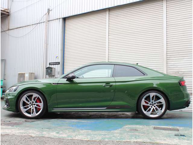 中古車 アウディ Rs5 4wd ワンオーナー カーボンスタイルパッケージ の中古車詳細 18 000km 緑m 兵庫県 869万円 中古車情報 中古車検索なら 車選びドットコム 車選び Com