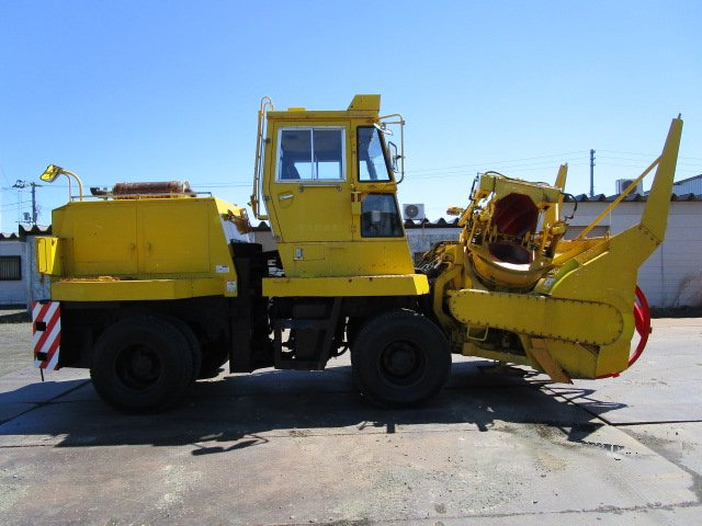 中古車 その他 ニッセキ ロータリー除雪車 Htr251 ロータリ除雪車 幅2 62 の中古車詳細 イエロー 北海道 440万円 中古車 情報 中古車検索なら 車選びドットコム 車選び Com
