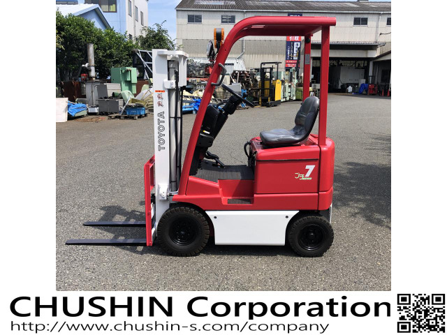 中古車 その他 トヨタL&F 電動フォークリフト 塗装済 小旋回 700kg 