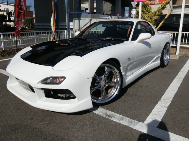 中古車 マツダ Rx 7 タイプrb 5mtターボ白全塗装 カーボンボンネット の中古車詳細 126 000km ホワイト 岡山県 365万円 中古車情報 中古車検索なら 車選びドットコム 車選び Com