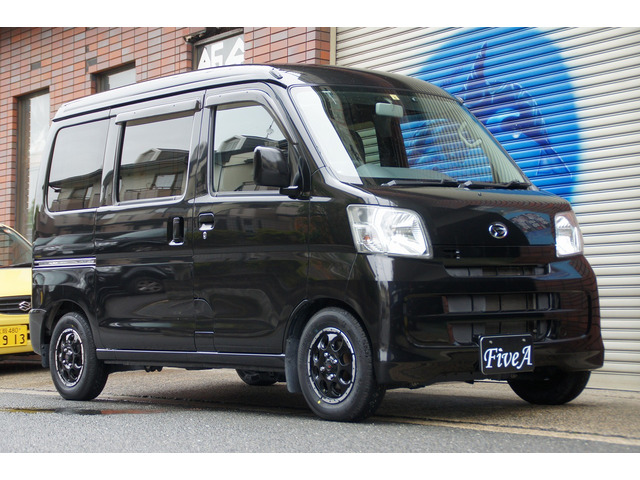 中古車 ダイハツ ハイゼットカーゴ デラックス ハイルーフ 社外ナビ フルセグ Etc 社外ホイール の中古車詳細 51 981km ブラック 大阪府 84 8万円 中古車情報 中古車検索なら 車選びドットコム 車選び Com