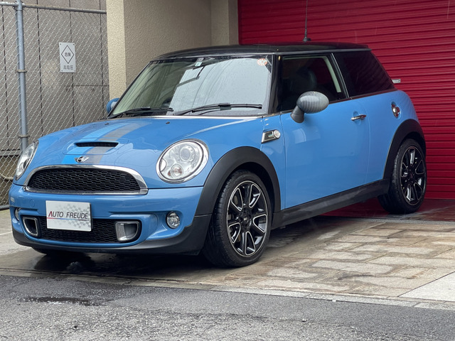 中古車 Bmw Mini ミニ クーパー S ベイスウォーター 限定車 ナビ 黒革 専用ホイール の中古車詳細 50 318km カイトブルーm 東京都 138万円 中古車情報 中古車検索なら 車選びドットコム 車選び Com