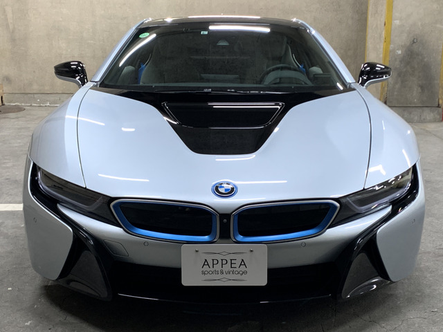 中古車 Bmw I8 ベースモデル 左h ピュアインパルスpkg 社外dtv の中古車詳細 9 000km アイオニックシルバー 東京都 955万円 中古車情報 中古車検索なら 車選びドットコム 車選び Com