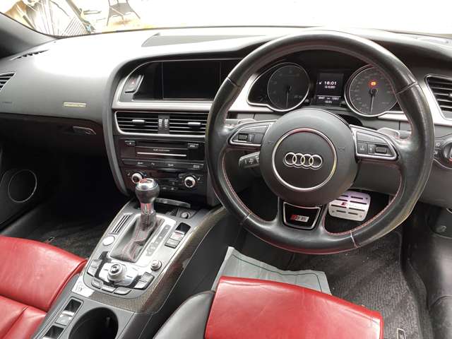 中古車 アウディ S5カブリオレ 3.0 4WD 純正4本出すマフラー