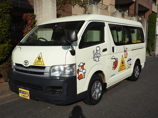 中古車 トヨタ ハイエース 幼児バス 大人2人幼児12人 普通免許 の中古車詳細 118 236km クリーム 東京都 99 9万円 中古 車情報 中古車検索なら 車選びドットコム 車選び Com