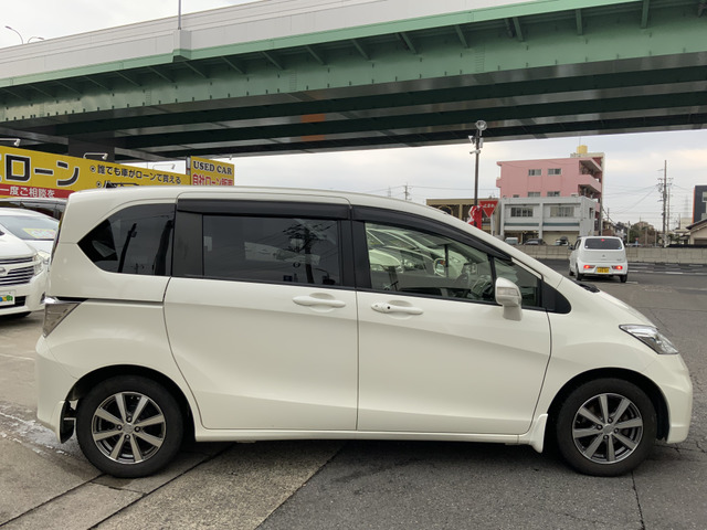 中古車 ホンダ フリード 1 5 G ジャストセレクション 社外ナビ フルセグ Etc Bカメラ の中古車詳細 107 900km パールホワイト 愛知県 59万円 中古車情報 中古車検索なら 車選びドットコム 車選び Com