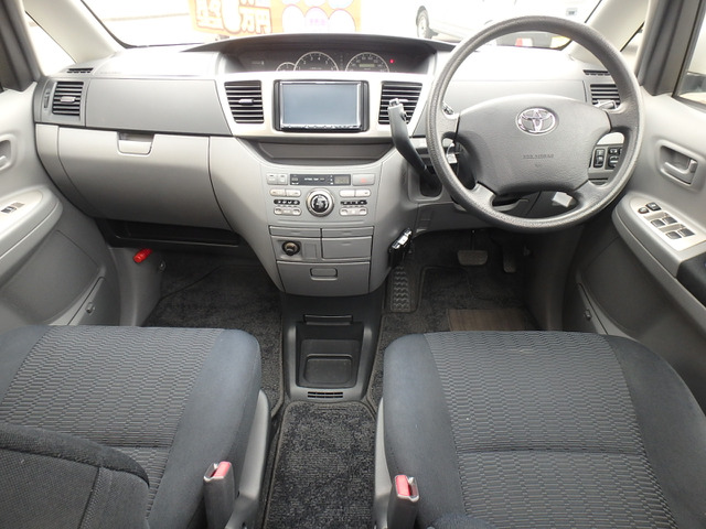 中古車 トヨタ ヴォクシー 2 0 トランスx 4wd Wサンルーフ 車中泊仕様車 4ナンバー可 の中古車詳細 115km パールホワイト 岐阜県 47万円 中古車情報 中古車検索なら 車選びドットコム 車選び Com