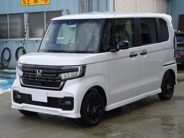 中古車 ホンダ N-BOXカスタム L スタイルプラス ブラック 4WD 後席両側