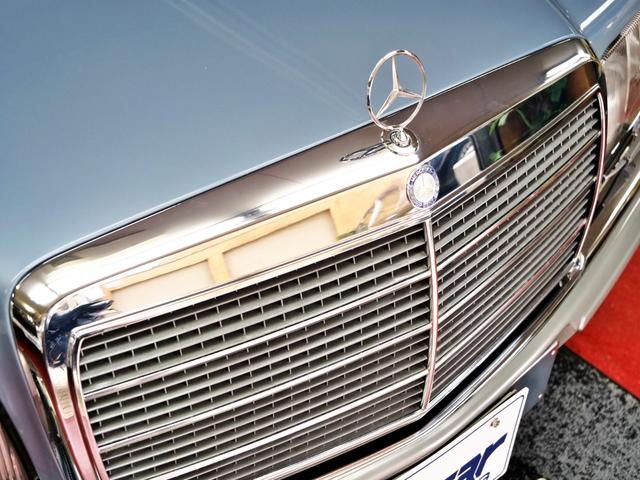 Classic Mercedes-Benz W108 純正フロントガラス Classic Mercedes-Benz W108 純正フロントガラス